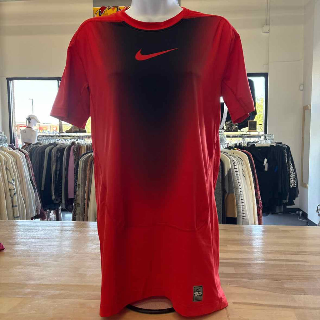 Nike Size XL Red T-shirt