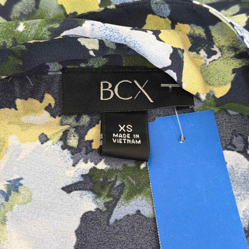 BCX Size XS Floral-Print Roll-Tab-Sleeve Collar Top