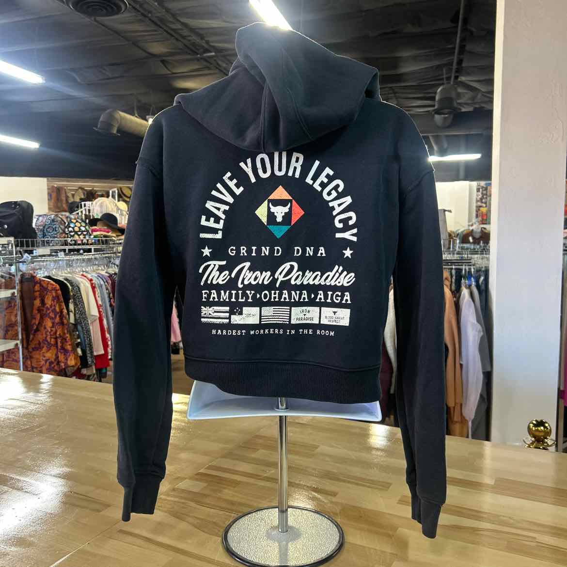 Under Armour Size XS Black Preloved Sweater