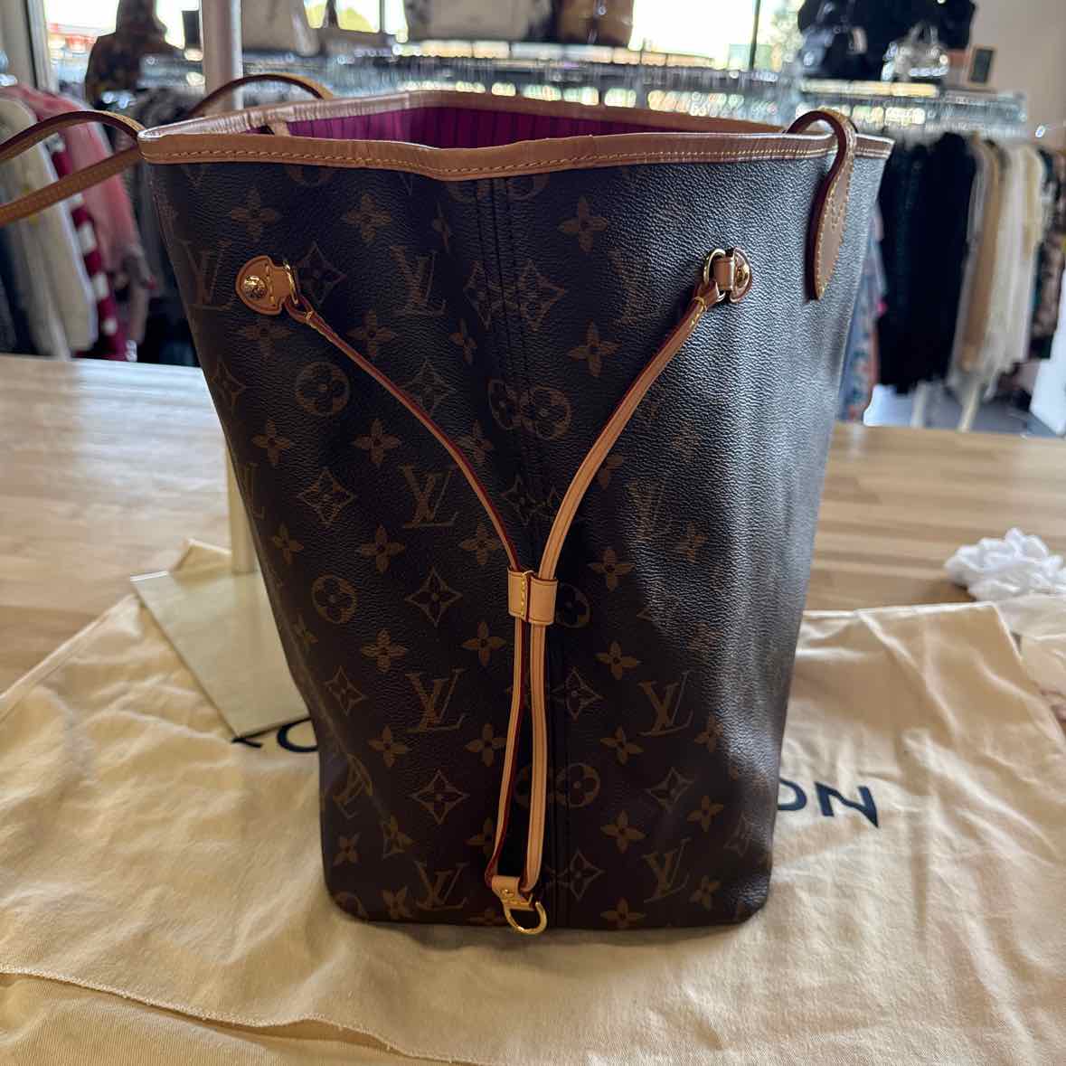 Louis Vuitton Neverfull GM Tote wth Rare Pink interior Pre-Owned