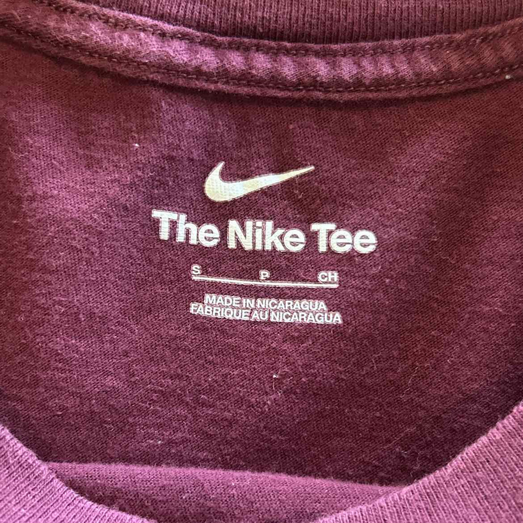 Nike Size S Burgandy Preloved T-Shirt SS