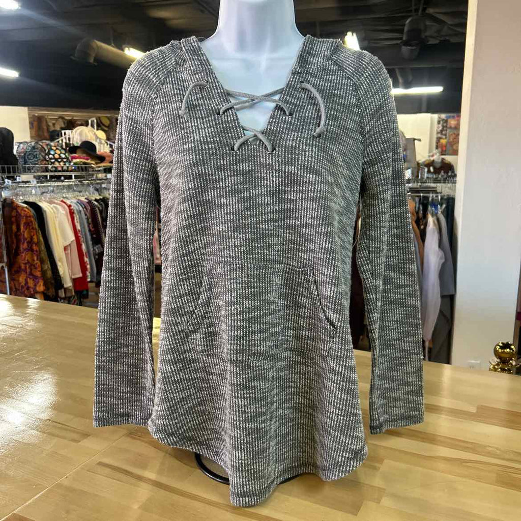 Inspired hearts Size M Grey Preloved Longsleeve
