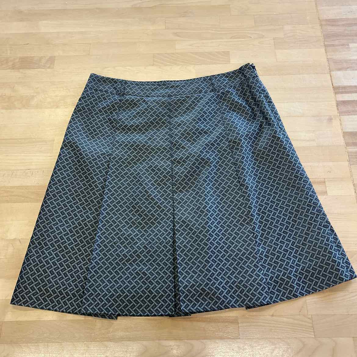 Kenneth Cole Size 6 Grey Preloved Skirt