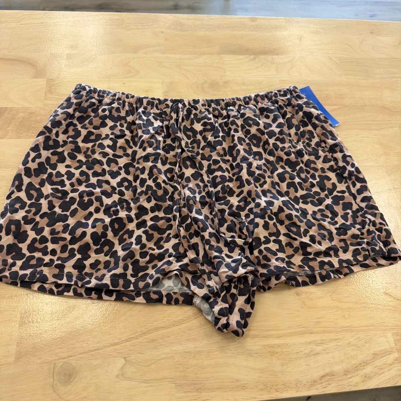 hippie rose Women Size M  Brown New Shorts  Leopard Pull-on Drawstring Shorts