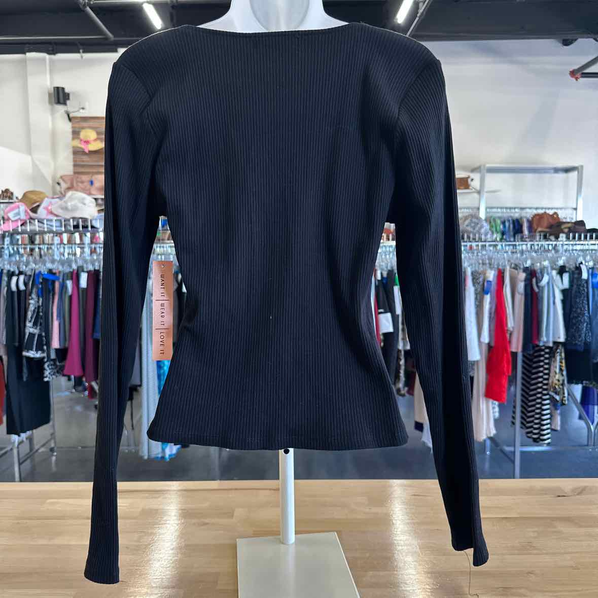 Almost Famous Size XL Black Long Sleeve
