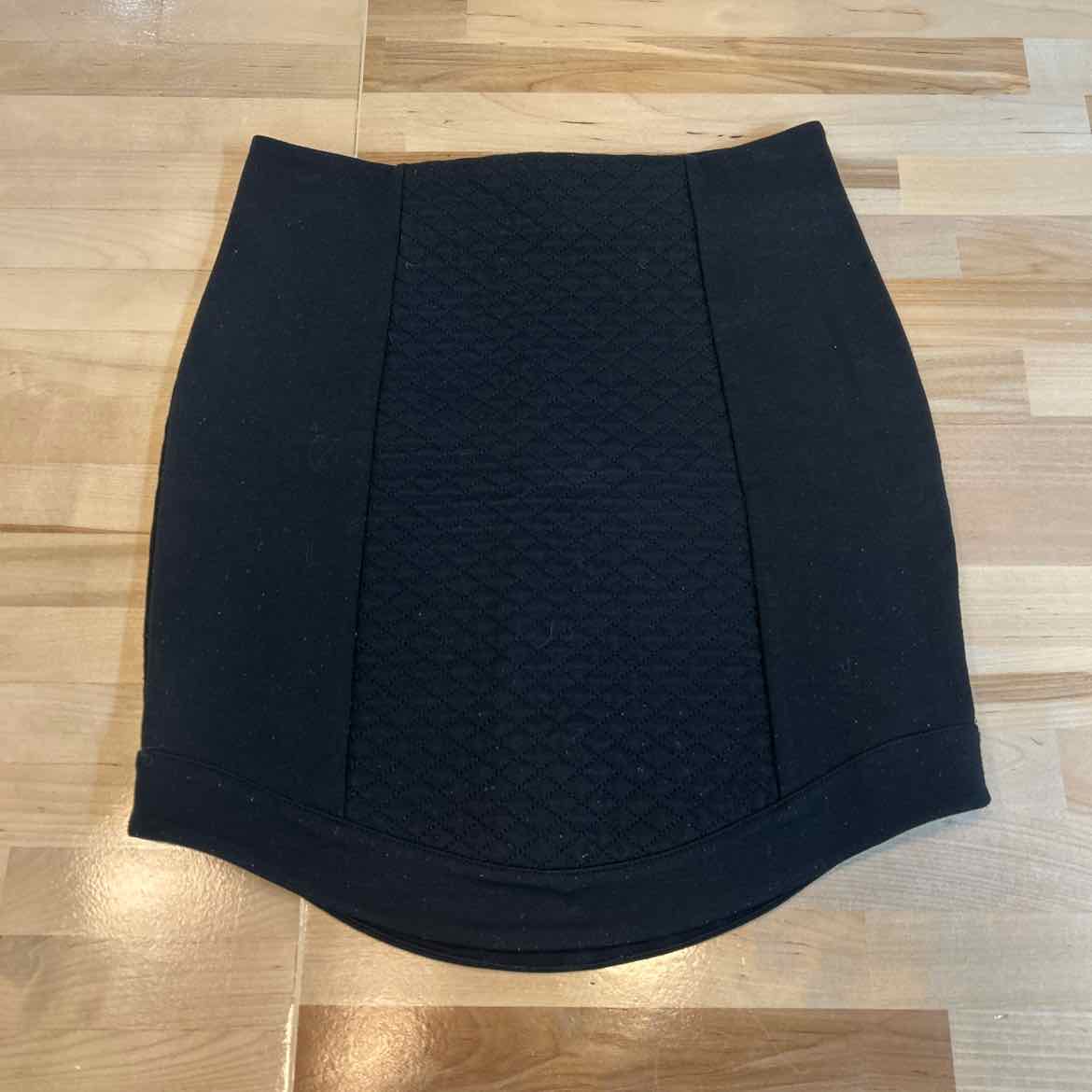 BCBG Size XXS Black Preloved Skirt
