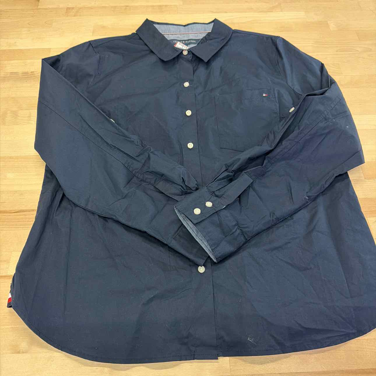 Tommy Hilfiger Women's Cotton Roll-Tab Button-up Shirt