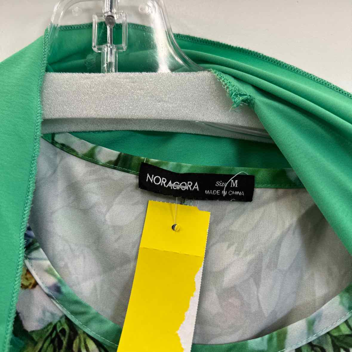 Noracora Size M Green Dress