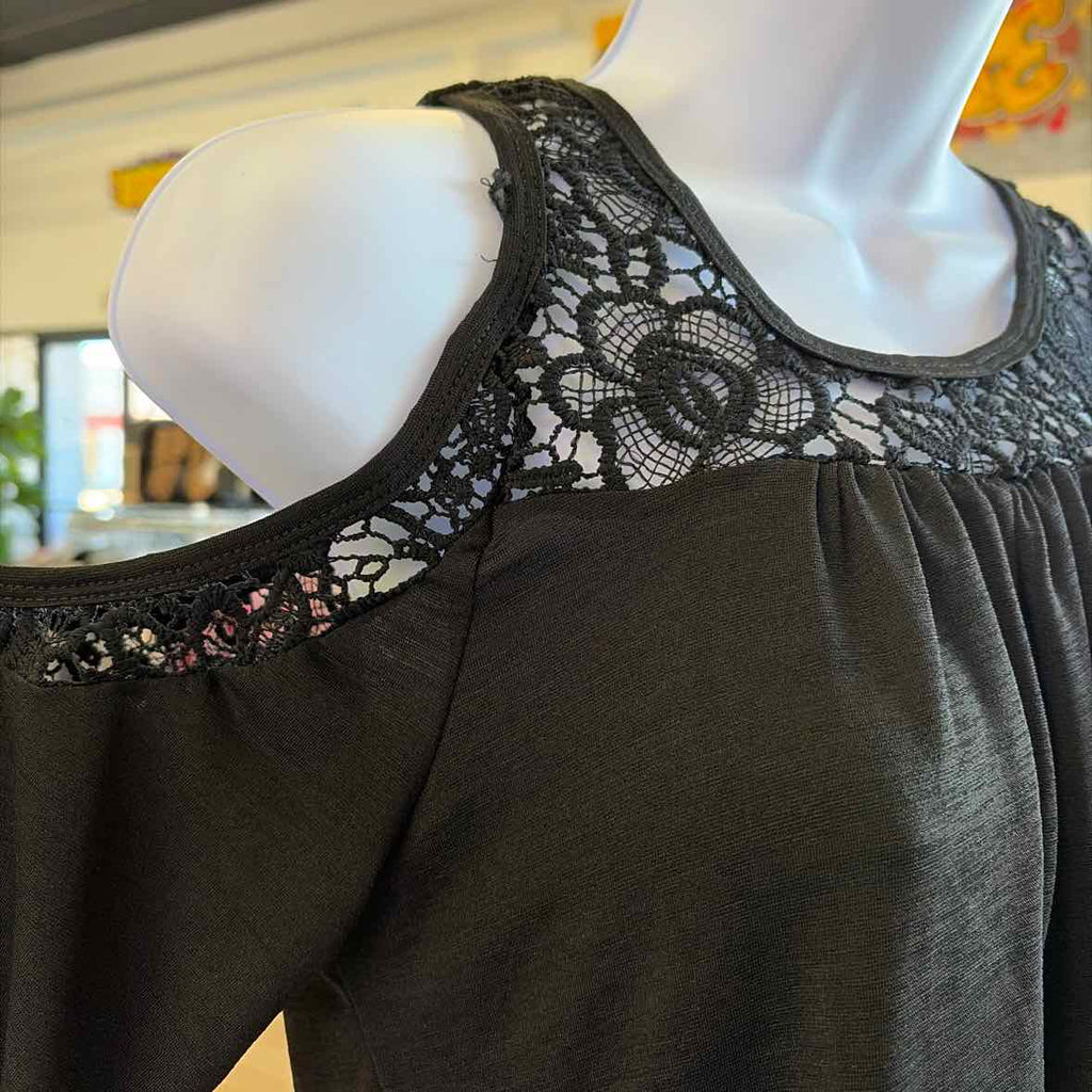 Emily Stacy Size L Black Tank