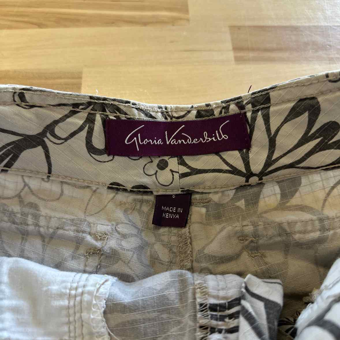Gloria Vanderbilt Size 6 Gray Shorts