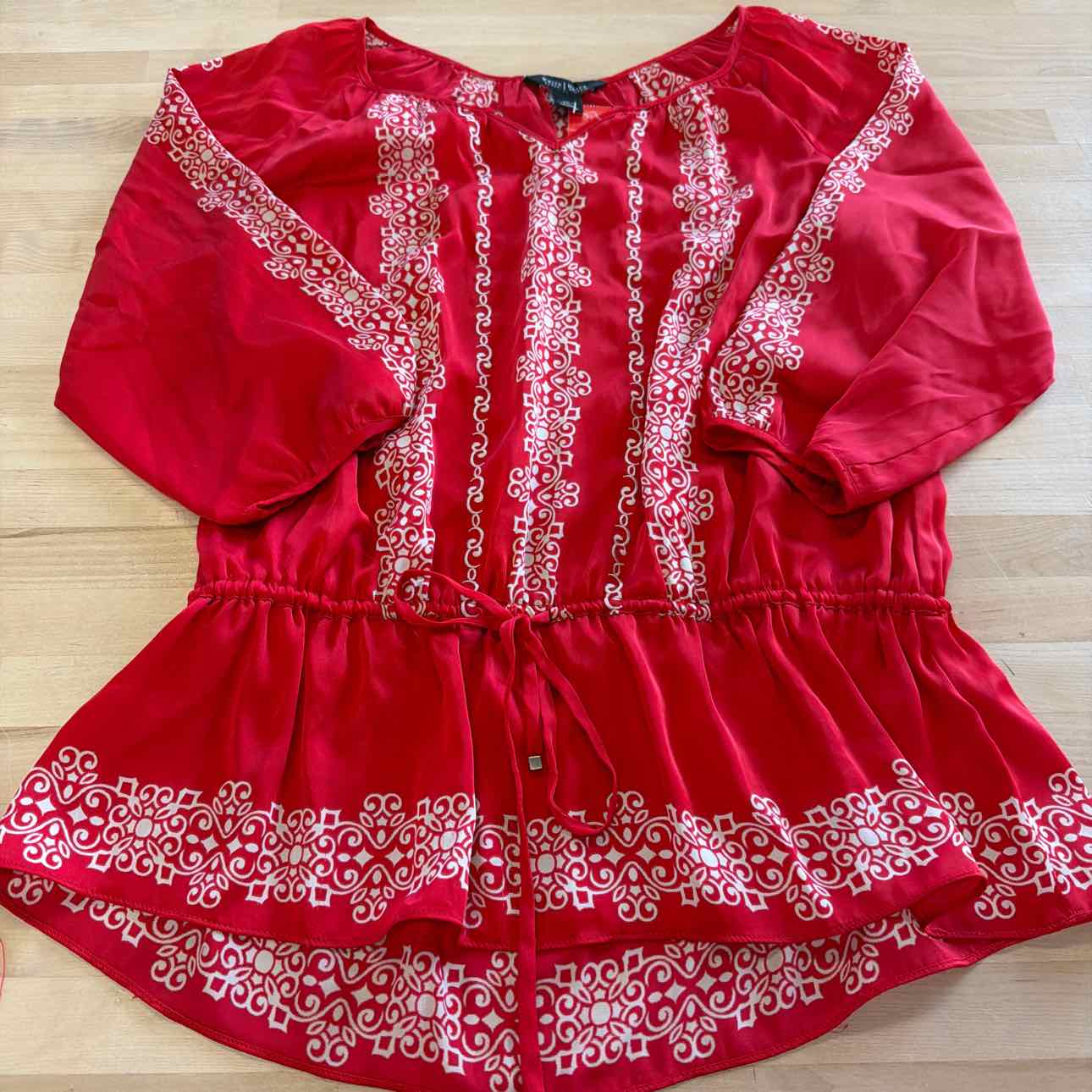 White House Black Market Size 10 Red Preloved Long Sleeve