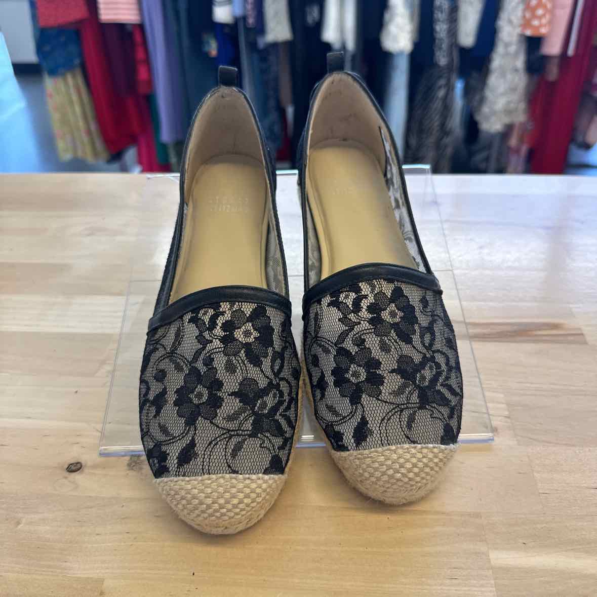 Stuart Weitzman Shoe Size 6 Black Slip On