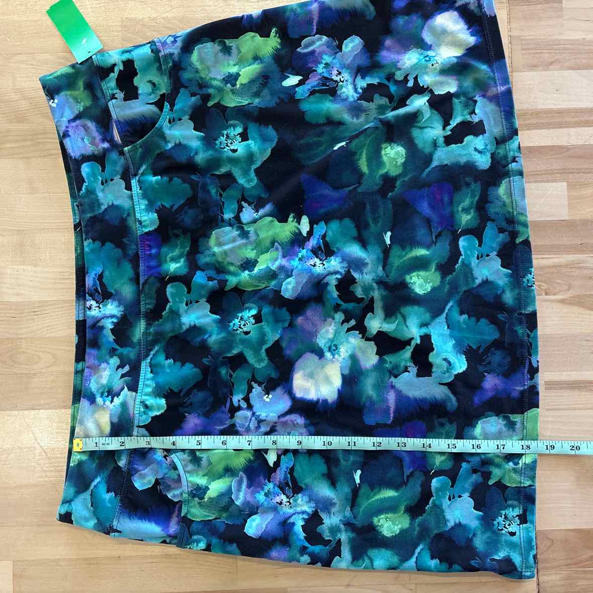 Ryandre Women Size XL green/purple Preloved Skorts