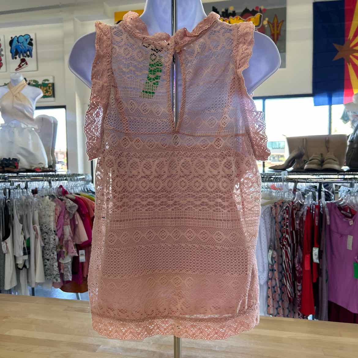 Almost Famous Size XL Pink Lace Preloved Blouse SS
