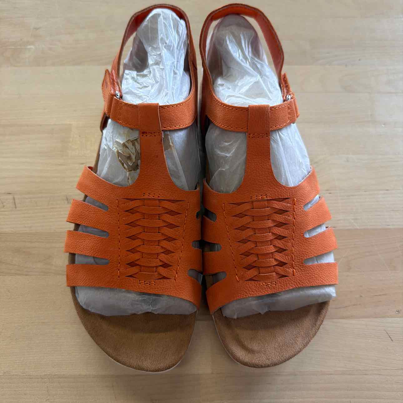 Earth Size 10 Orange New Sandals