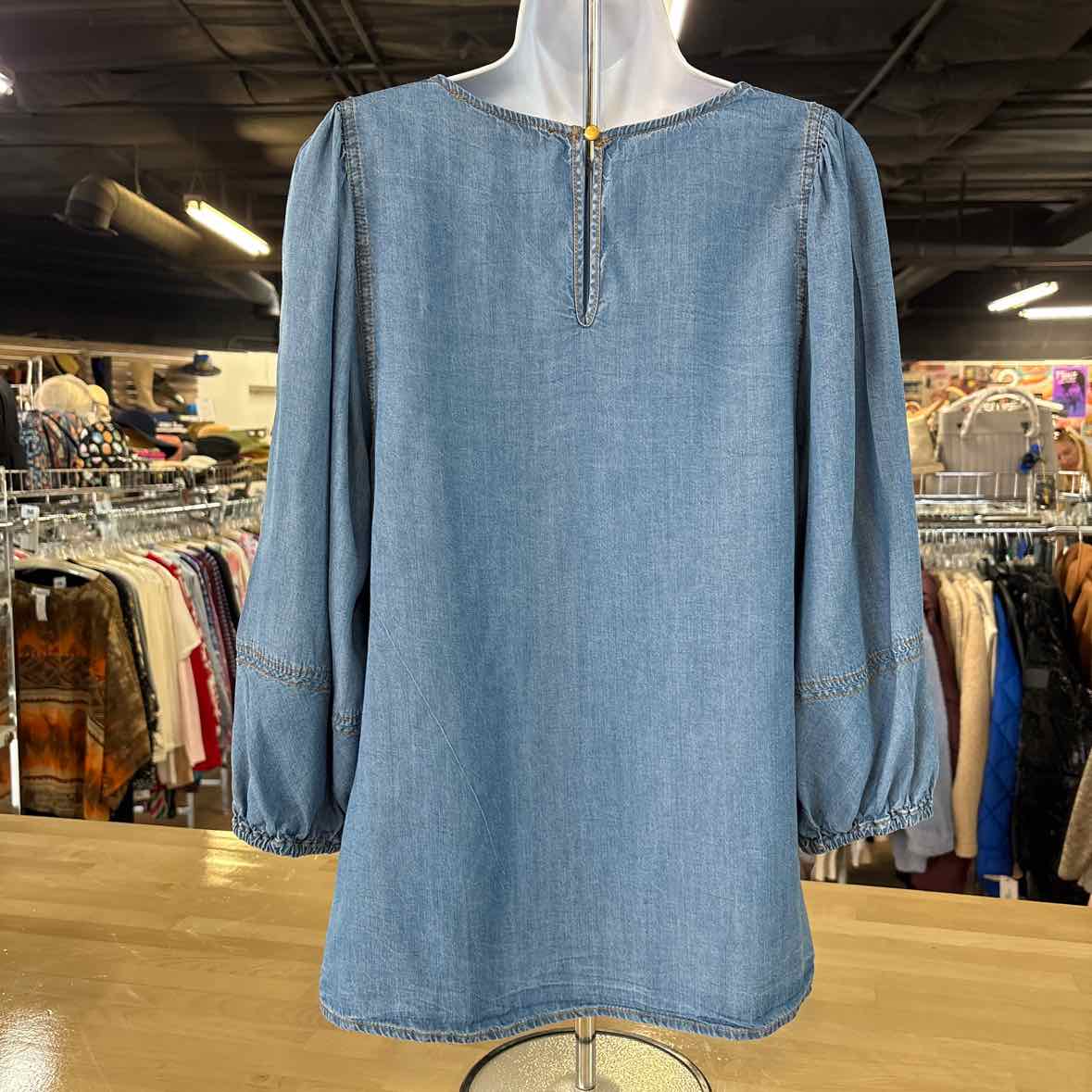 Alice Blue Size M Blue Preloved Blouse LS