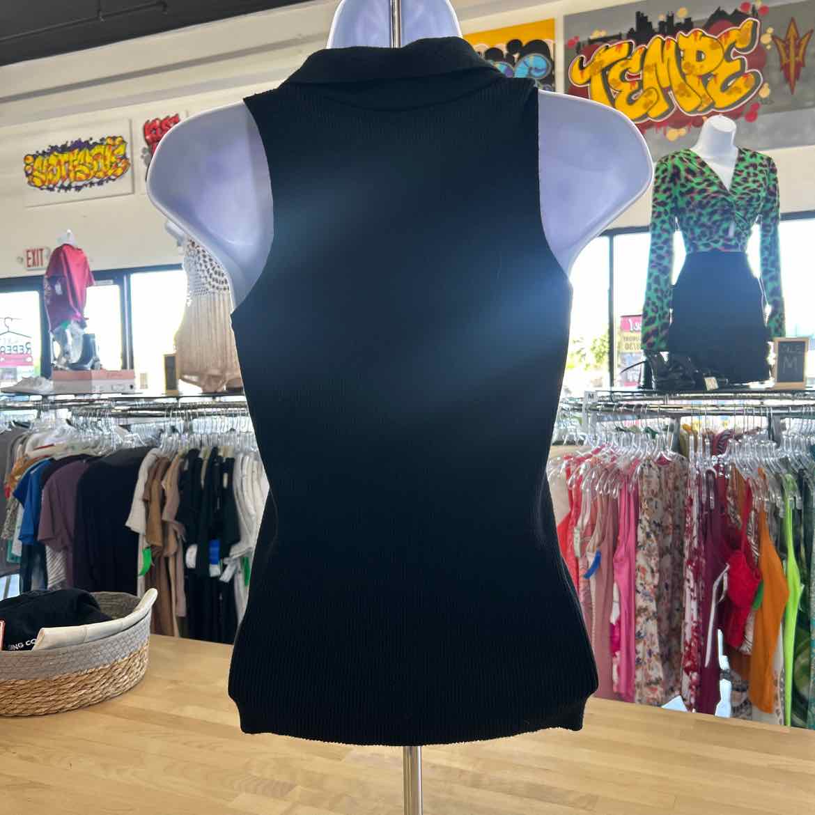 Truth Size S Black Preloved Sleeveless