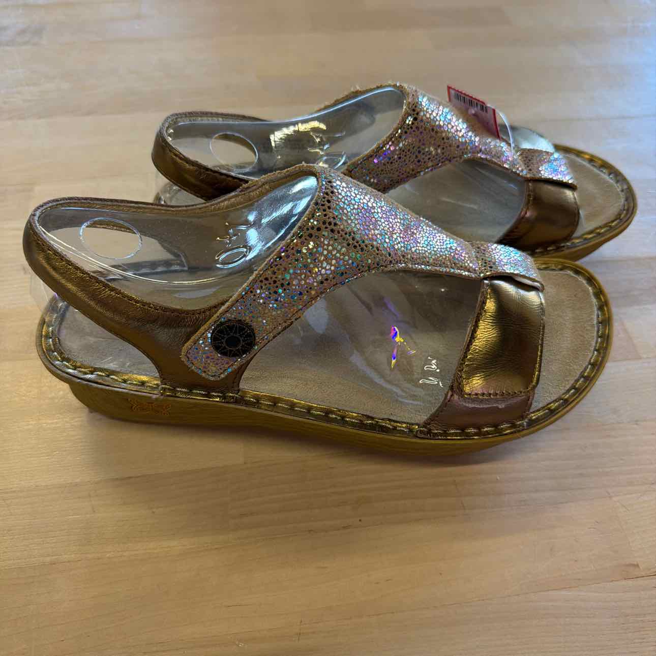 Alegria Size 9.5 Gold Leather New Sandals