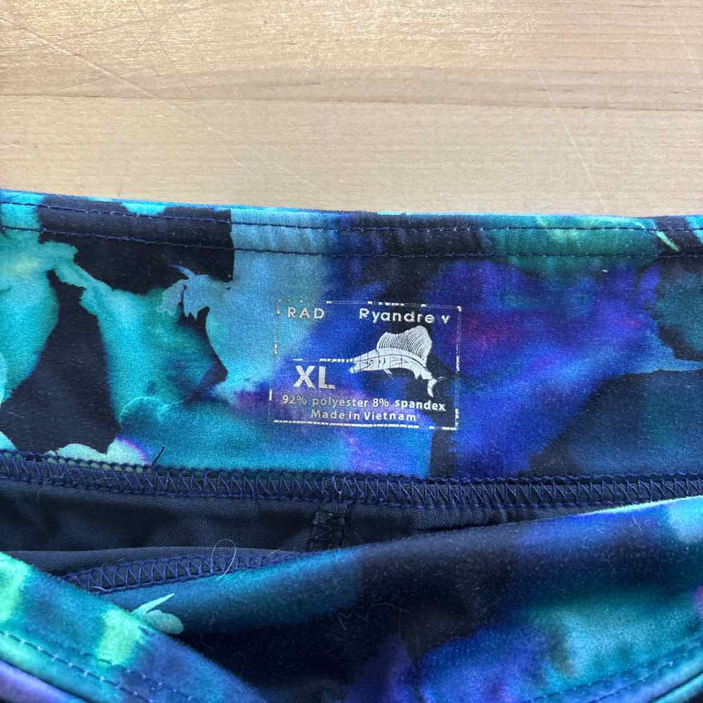Ryandre Women Size XL green/purple Preloved Skorts