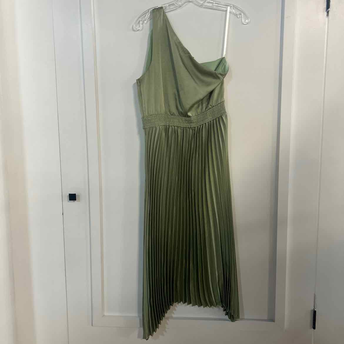 Grace Karin Size M Green Preloved Dress