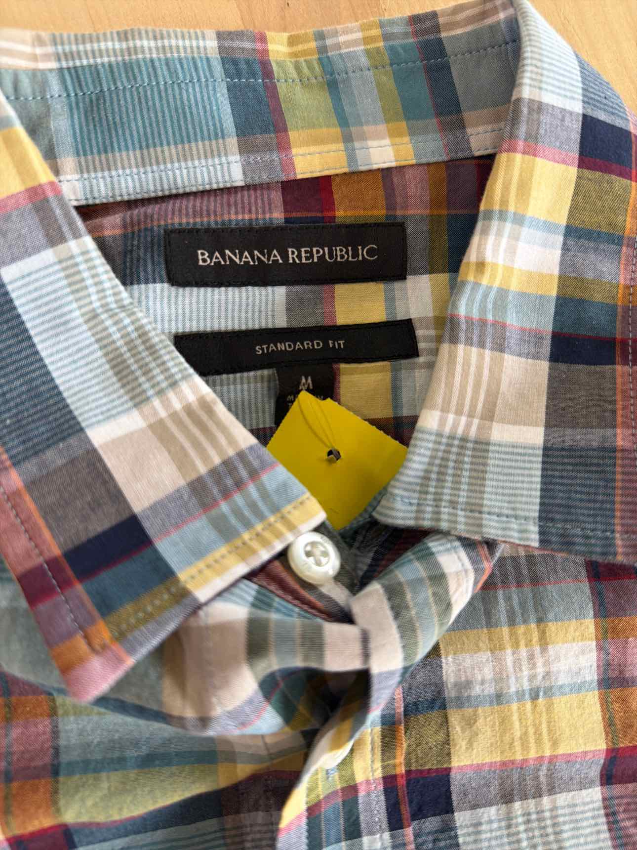 Banana Republic Size M Green MENS Button Down Shirt