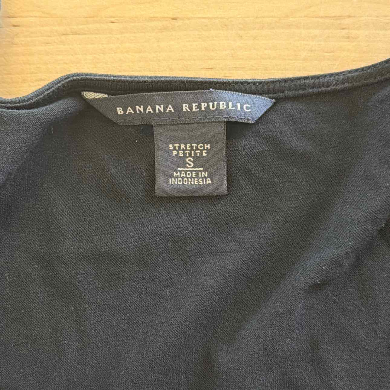 Banana Republic Size S Black Preloved Blouse SS
