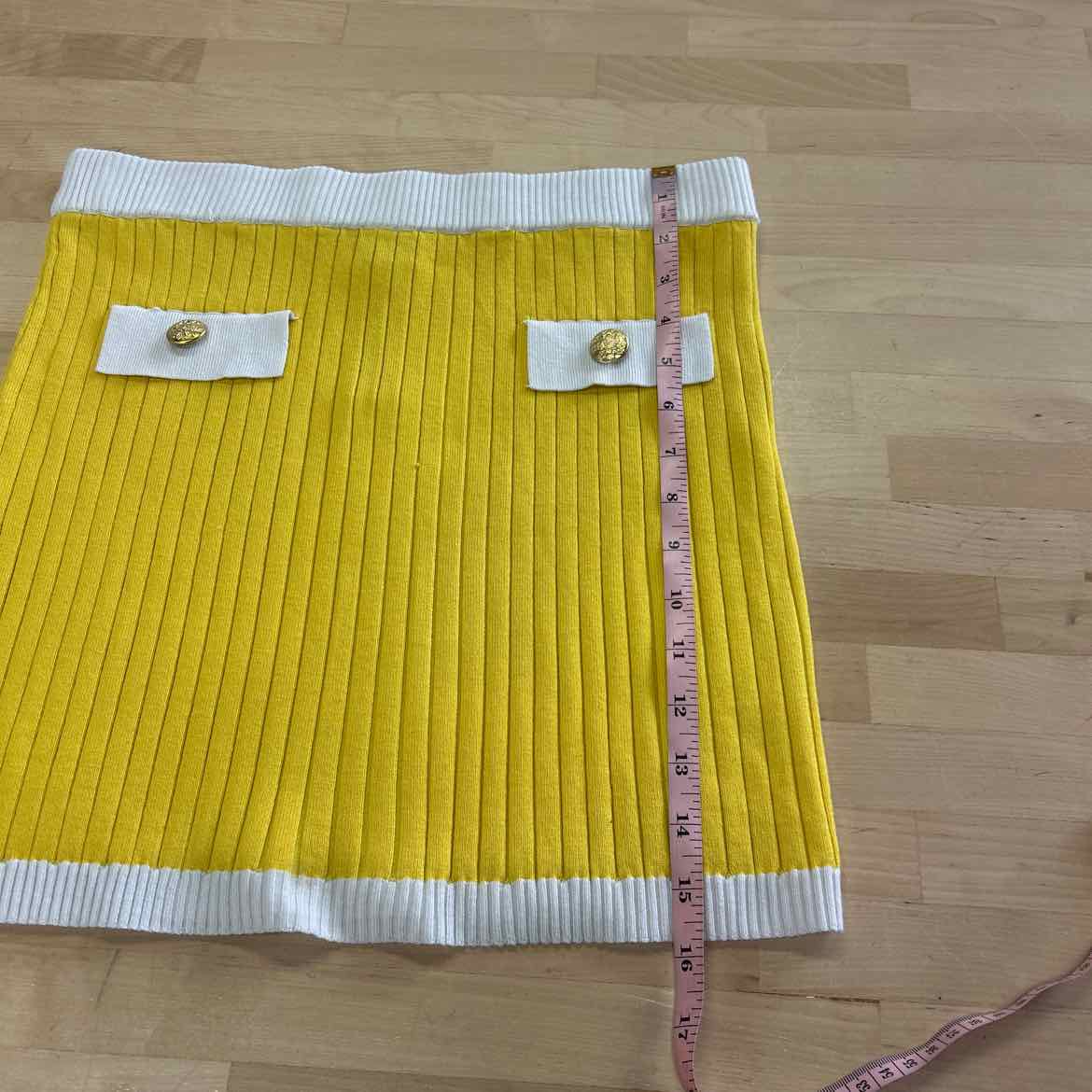 Almost Famous Size 2X Yellow Preloved Skirt