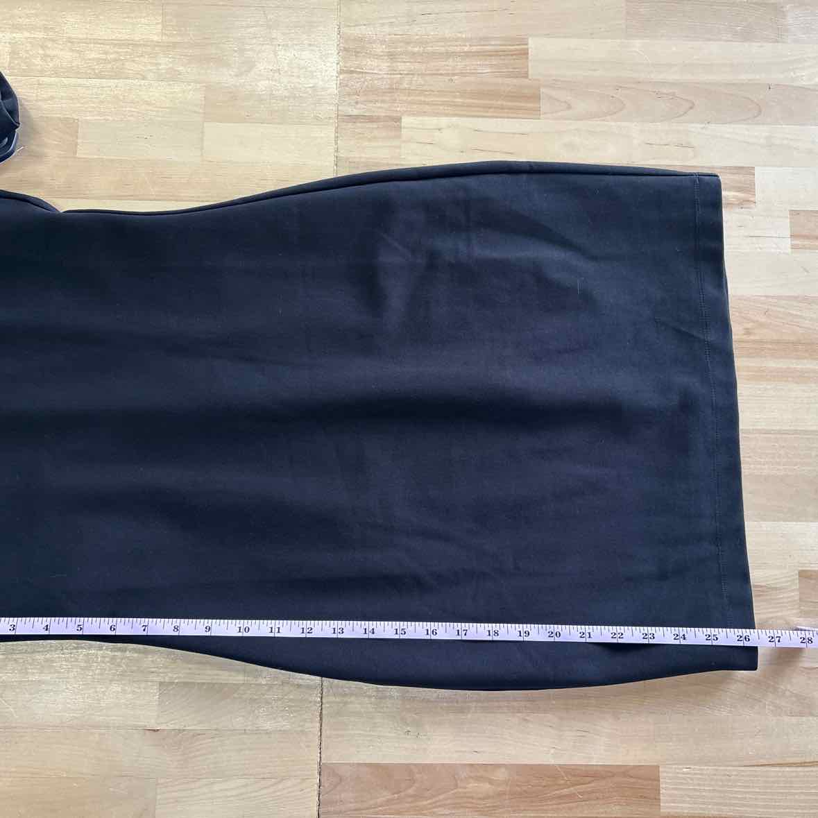 White House Black Market Size 8 Black Preloved Dress