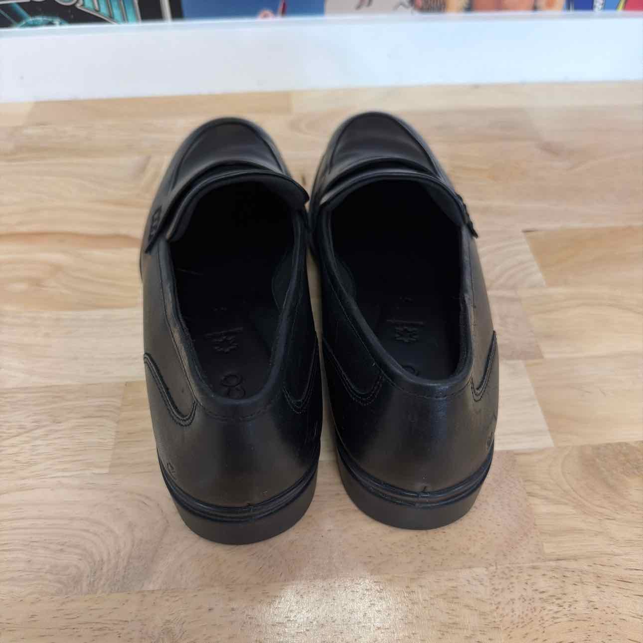 Ecco Size 41 Black Preloved Flats
