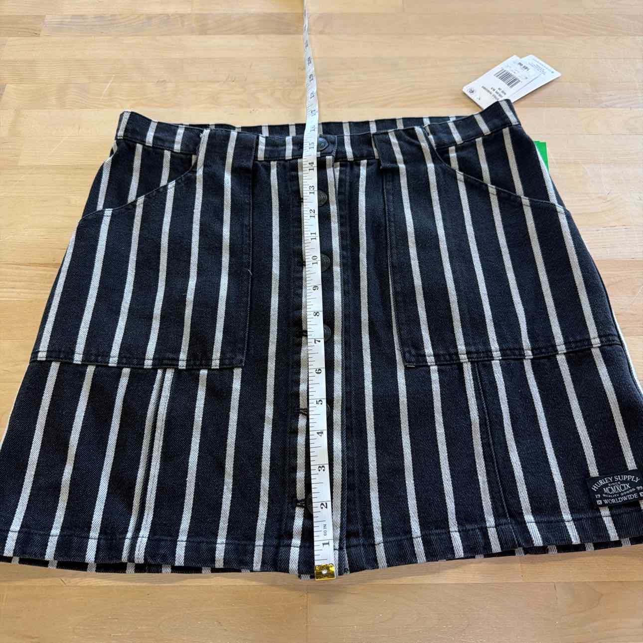 Hurley Juniors' Size 28 Sloan Button-Front Mini Skirt - Black