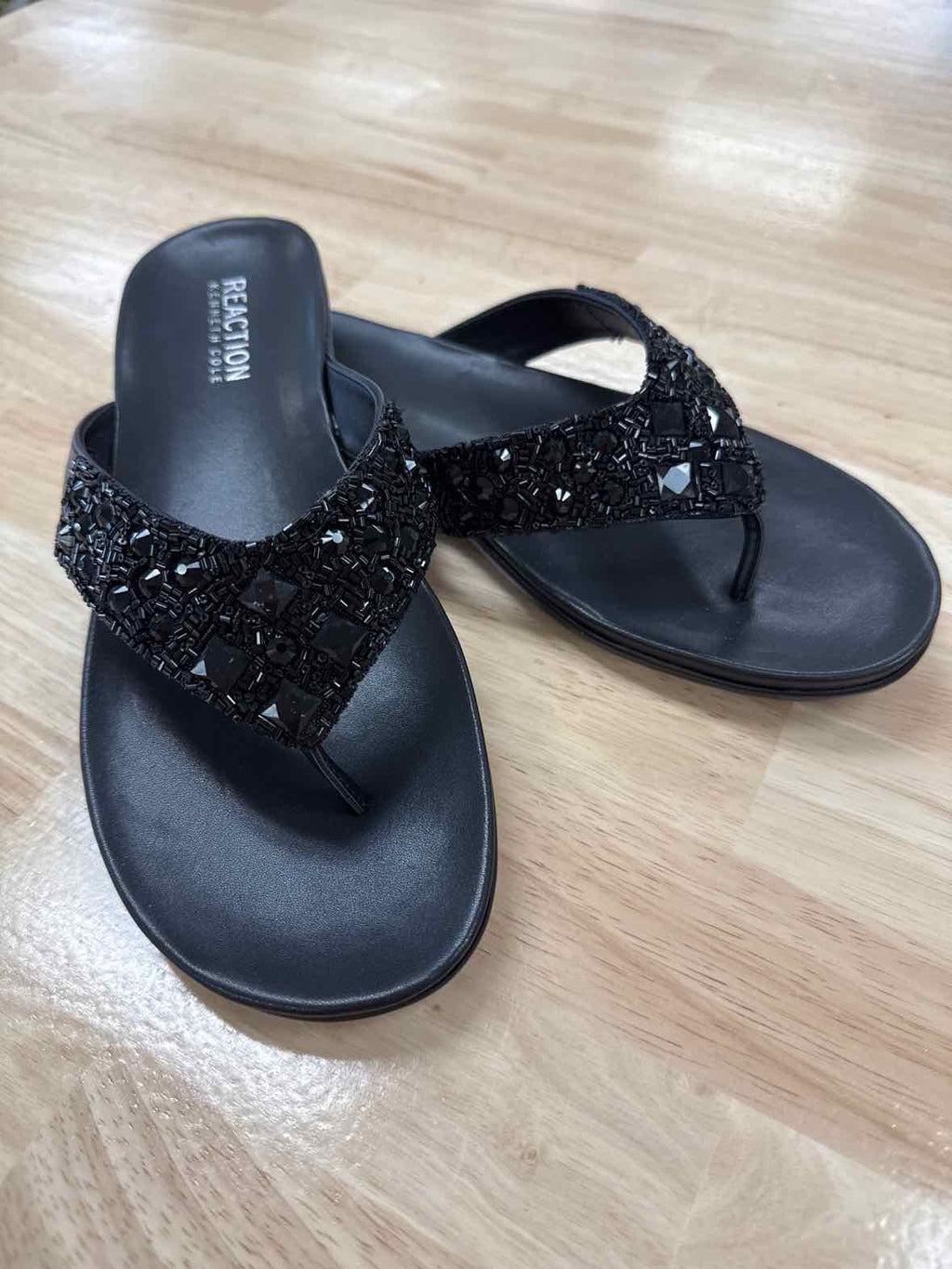 Kenneth Cole Size 8.5 Black Glamathon Flat Sandals
