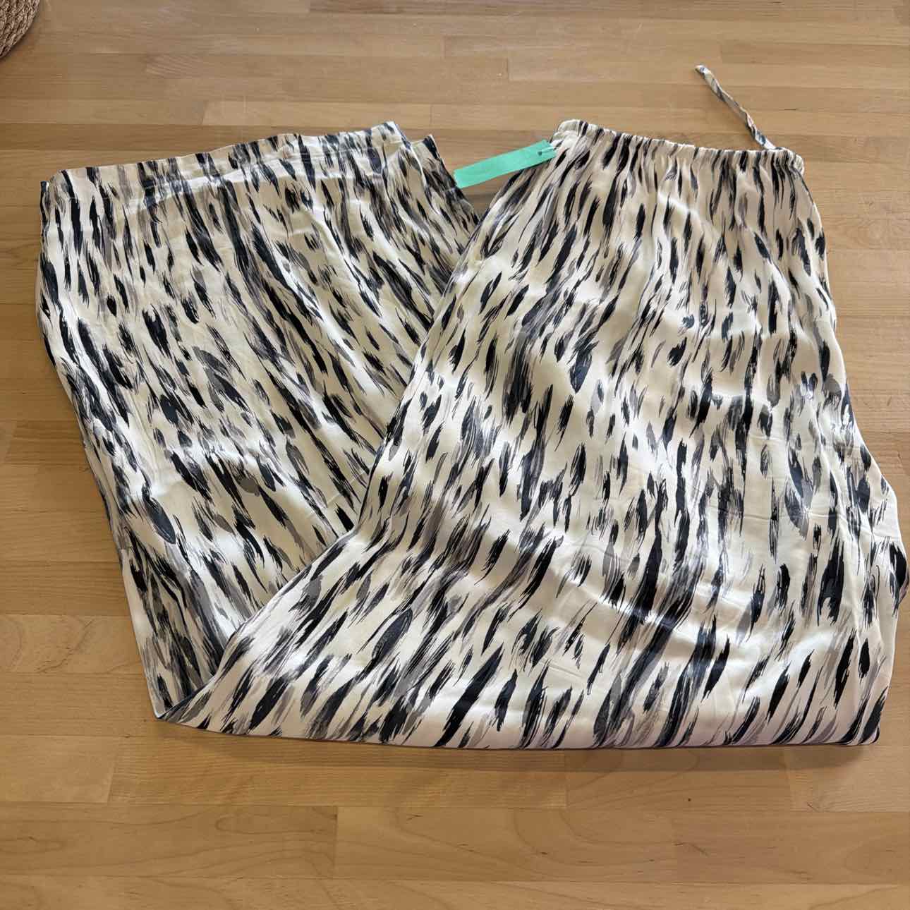 Nordstrom Rack Size L Black/White Preloved Pants