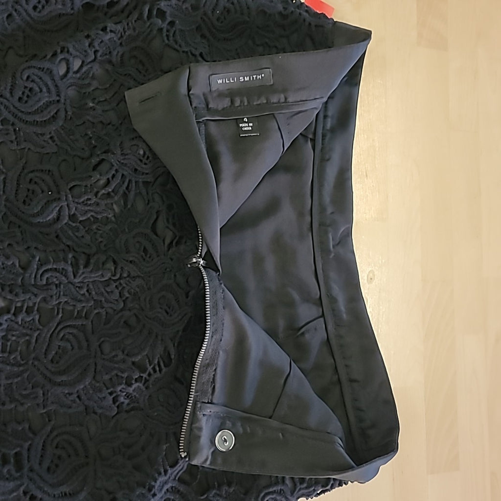 Willi Smith Size 4 Black Skirt