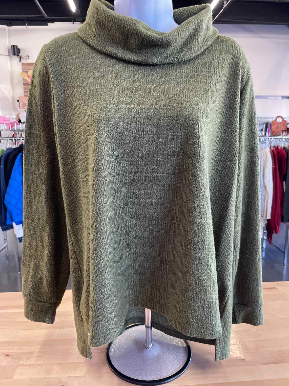 W5 Size L Green Sweater