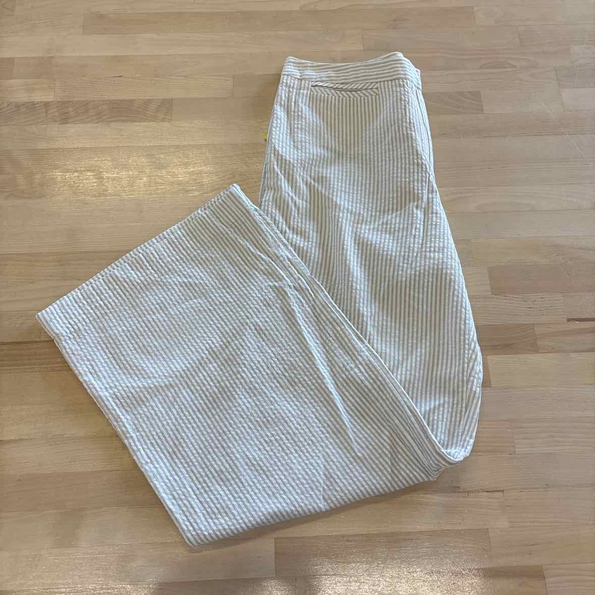 Violetta Size 10 white & Tan Pants