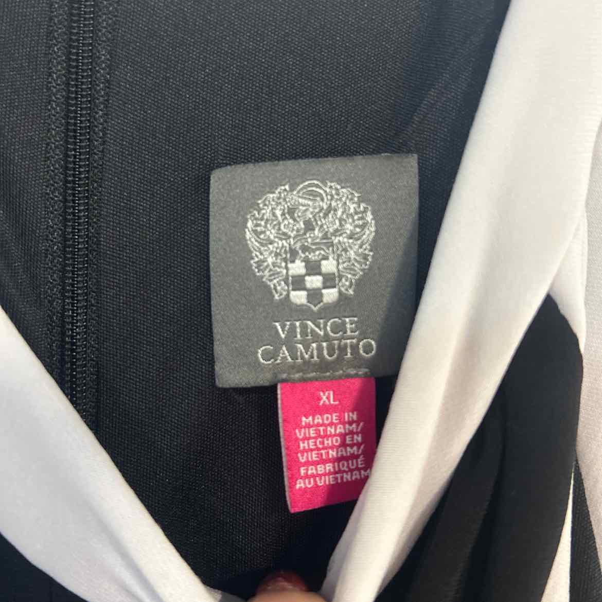 Vince Camuto Size XL Black White New Jumper