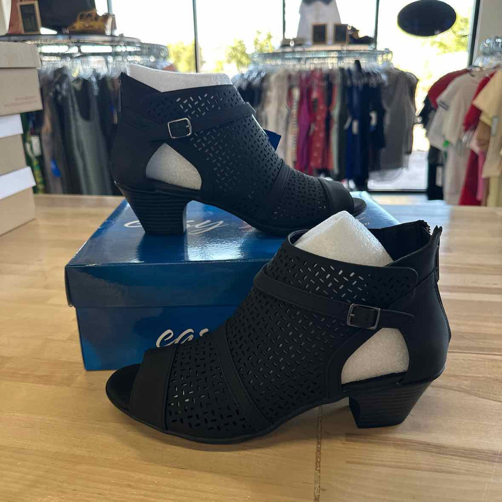 Easy Street Shoe Size 9 Black Bootie