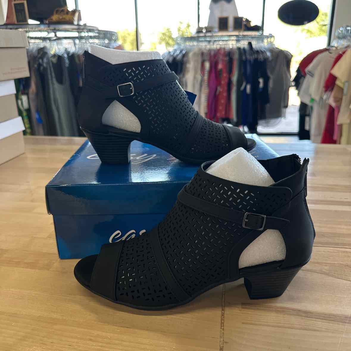 Easy Street Shoe Size 9 Black Bootie