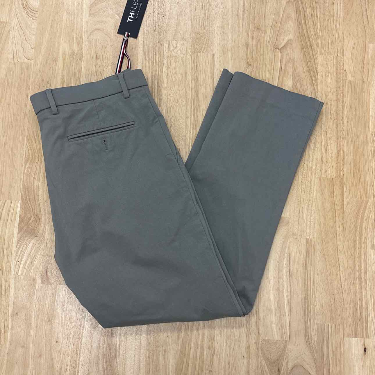 Tommy Hilfiger Size 35x30 Gray MENS Pants
