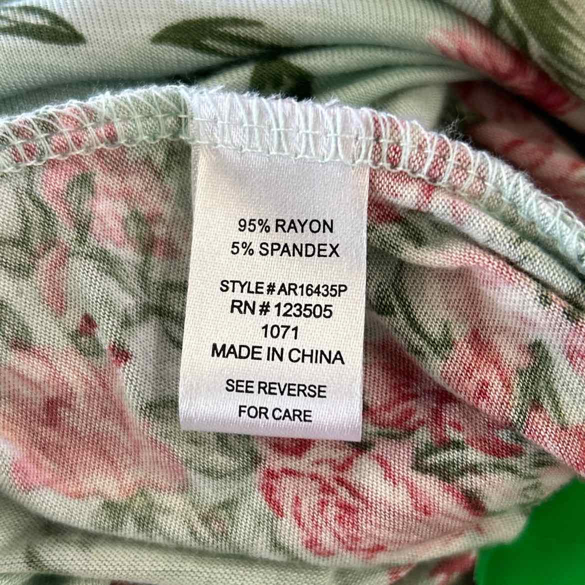 Heart & Hips Size M Green Preloved Jumper