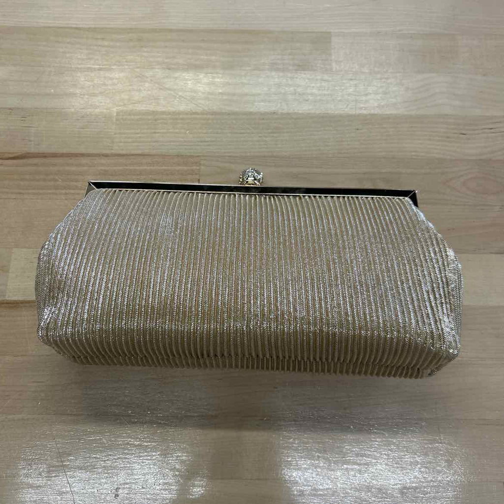 Women's Pleated Metallic Frame Clutch - Champagne, Gold-tone
