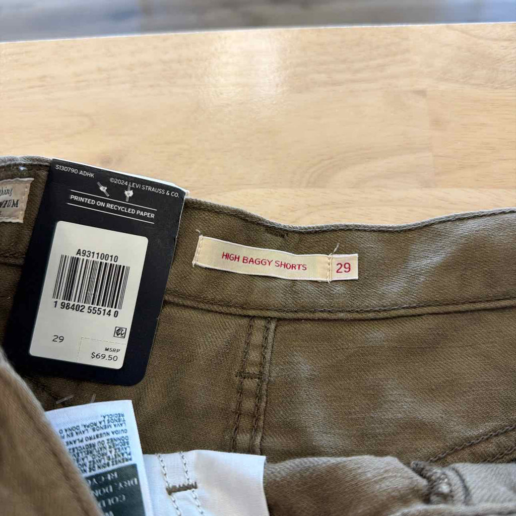 Levi's Women Size 29 Green New Shorts