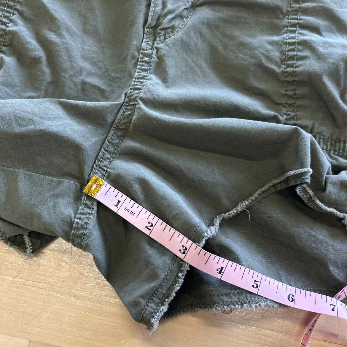 a.n.a Women Size 12 Green Preloved Shorts