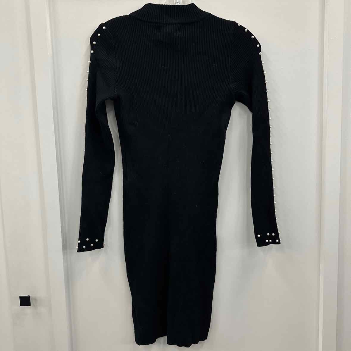 say what Size M Black Dress