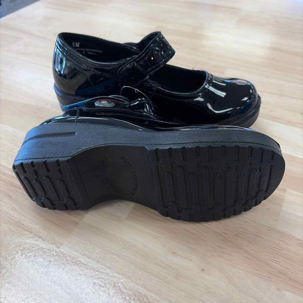 Easy Street Size 5 Women's Letsee Slip Resistant Mary Jane Shoes
