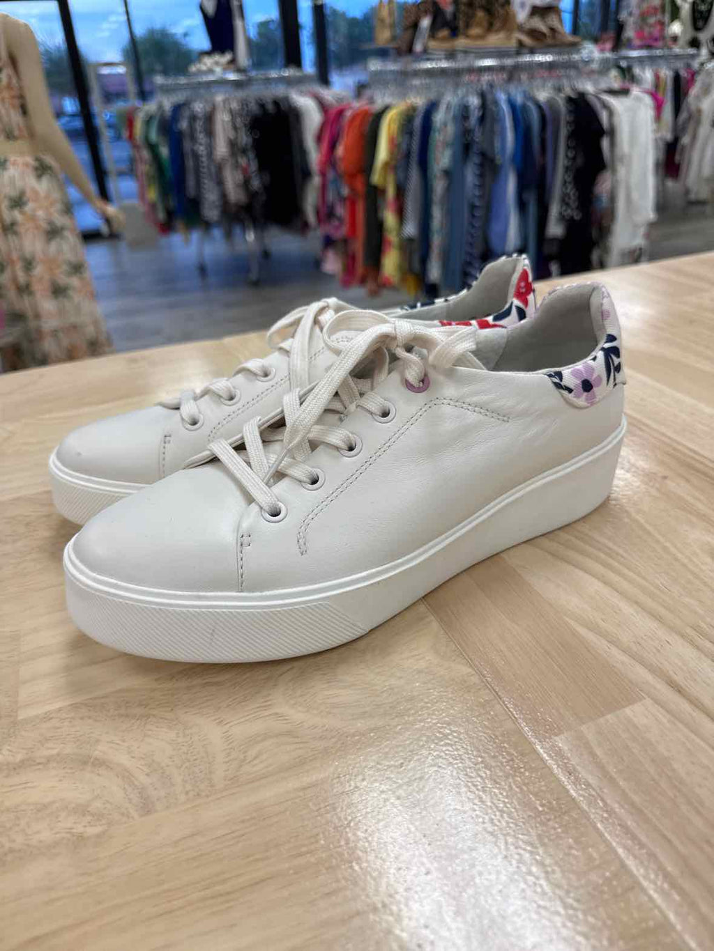Naturalizer Size 9 White Morrison 2.0 -  White Lilac