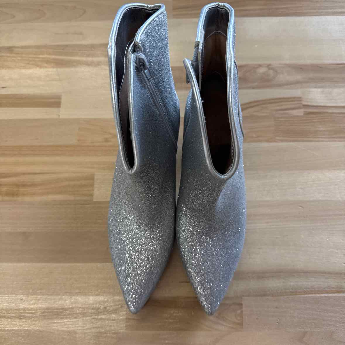 On 34th Aatira Tulip Booties
