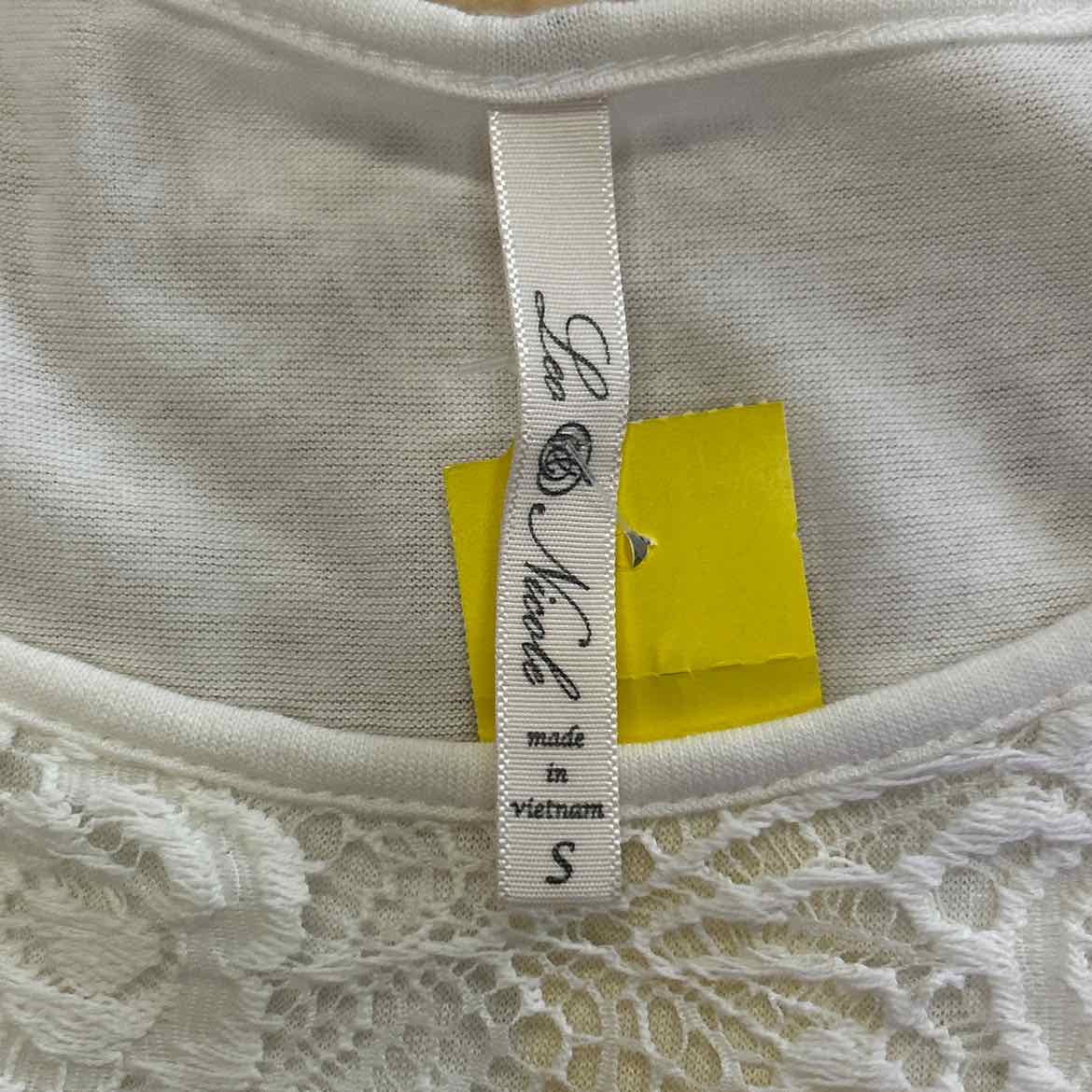 Leo &  Nicole Size S White Blouse