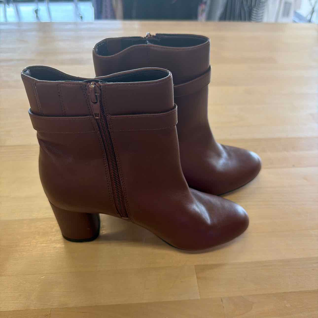 NAT Naturalizer Lottie Ankle Bootie Boots (Cappuccino Brown Faux Leather) Size 6