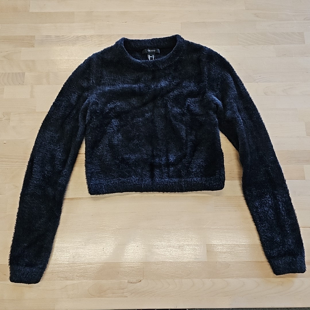 Forever 21 Size M Black Faux Fur Crop Sweater